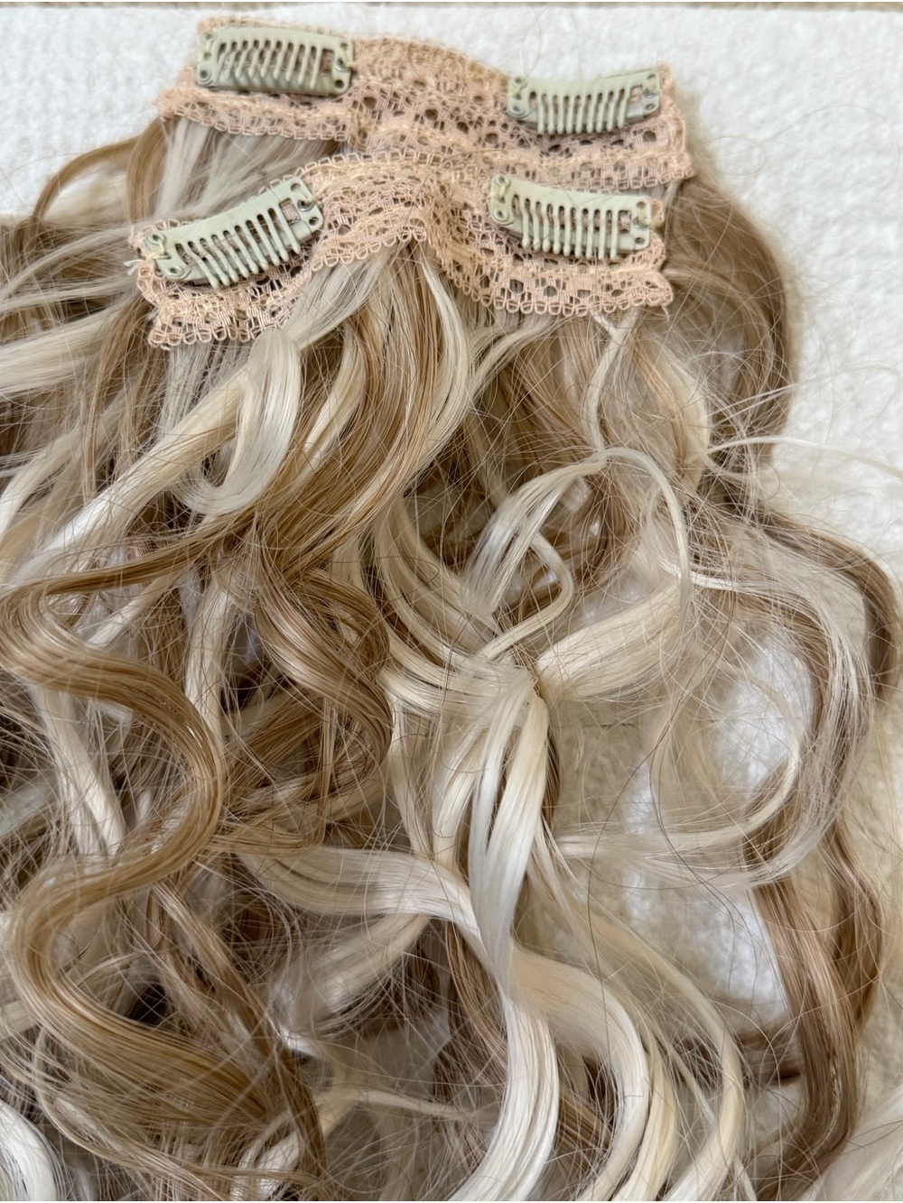 Echo Blonde & Platinum Clip-In Wavy Extensions